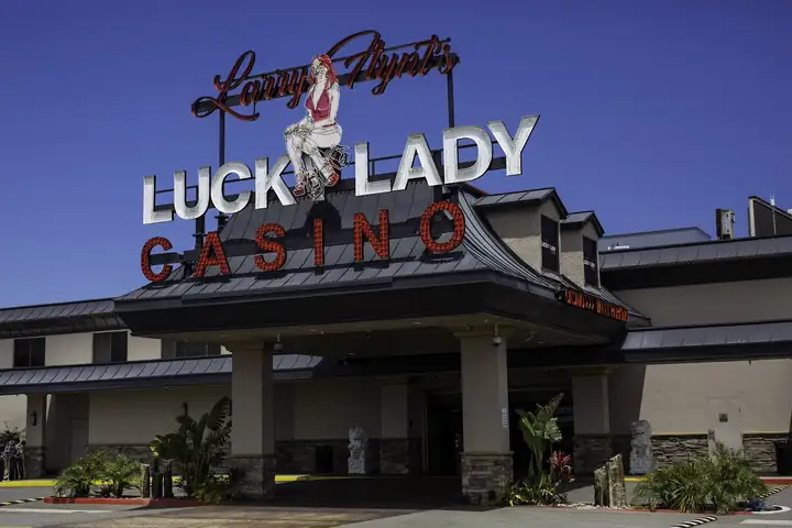 Lucky Lady Casino